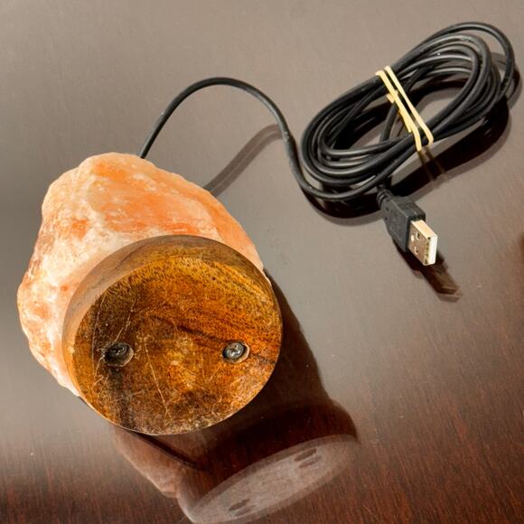 Himalayan Salt Lamp With Color Changing LED (Tested) - 5H x 4W x 4L - Picture 6 of 8